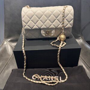 Chanel White Leather Purse with Gold Chain Strap